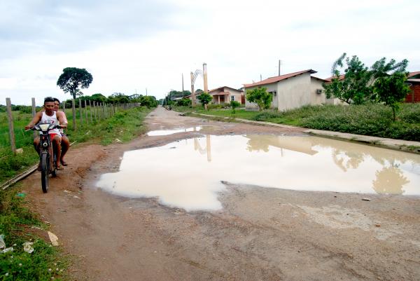 Vila Cristina sem infraestrutura e na escuridão representa o abandono