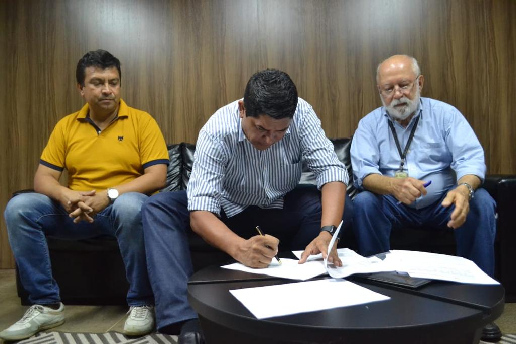 Aeroporto J&uacute;lio Bel&eacute;m (11)