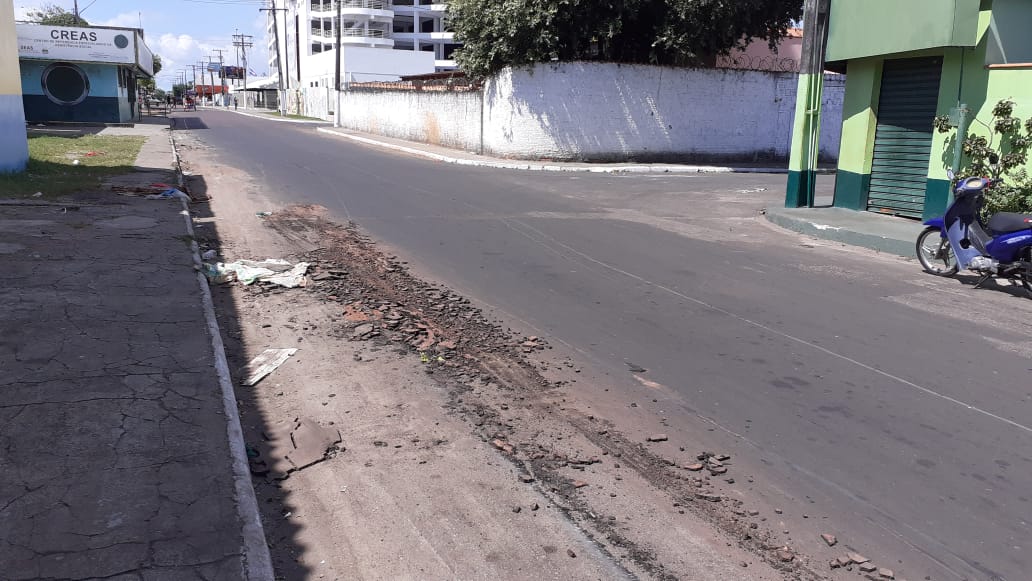 Ruas destruídas pelas alegorias (Fernando Cardoso) (2)