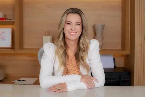 Ginecologista Giuliane Lajos, membro da Federa&ccedil;&atilde;o Brasileira das Associa&ccedil;&otilde;es de Ginecologia e Obstetr&iacute;cia (Febrasgo) - Foto  Giuliane Lajos Arquivo pessoal.jpg